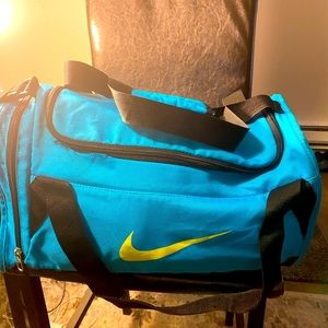 Nike Brasilia Small Training Duffel Bag Dual-Zip Multi  Pocket Gym Bag